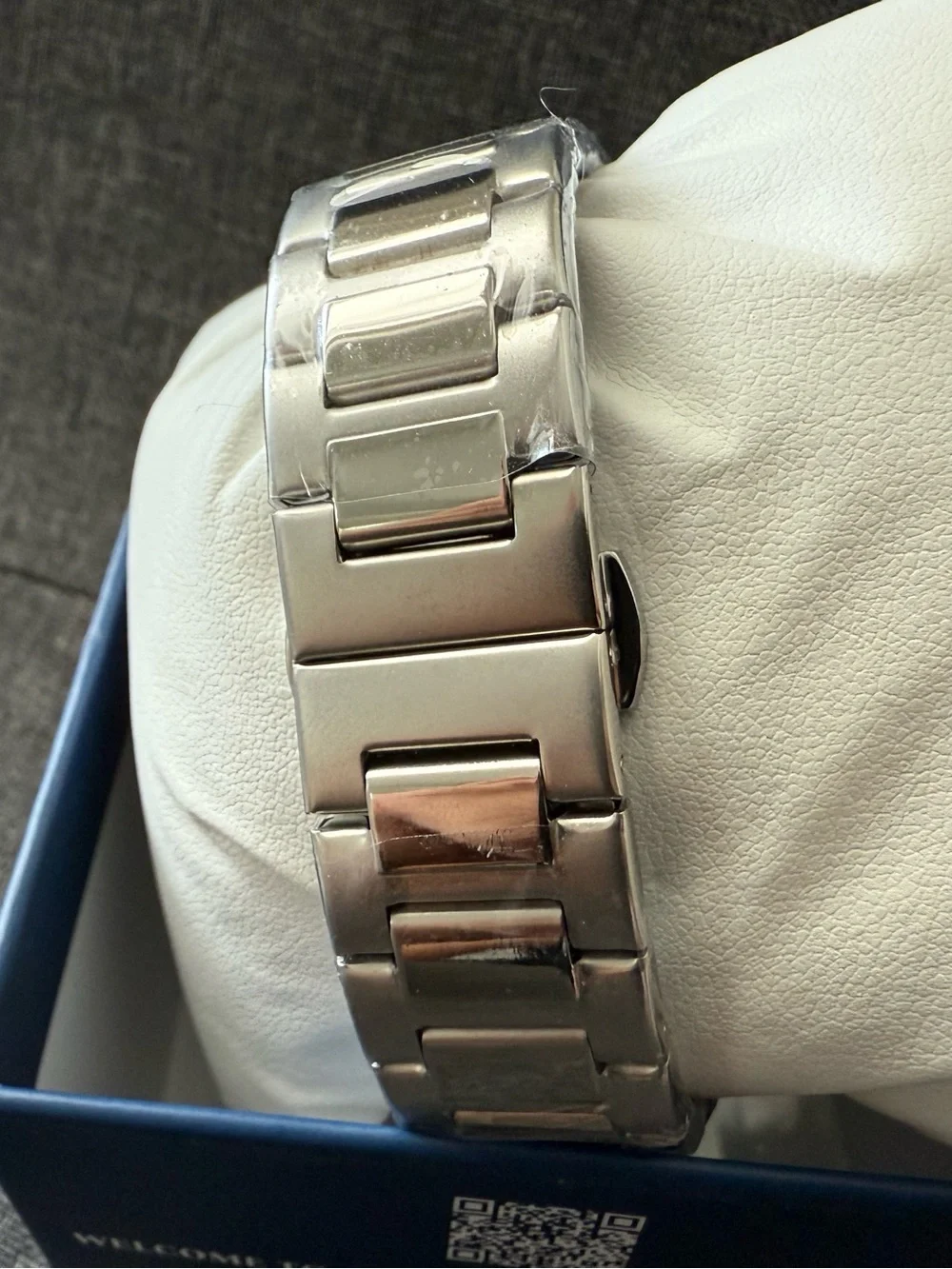 Men's Silver-Tone Crystal Bezel Watch – Elegant White Dial